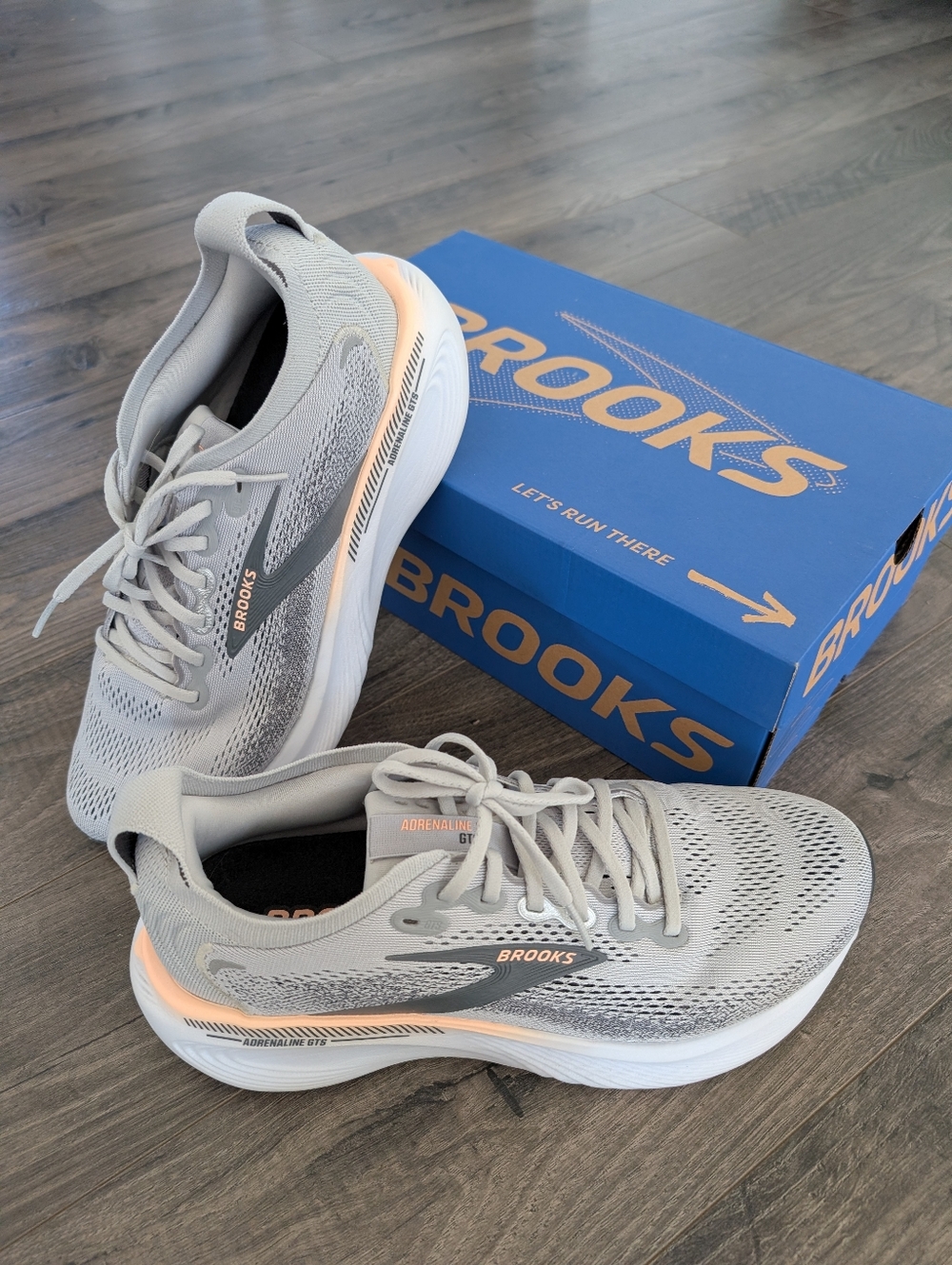 Like New Brooks Adrenaline GTS 25 Women's 10B Grey/Blackened Pearl/Coral